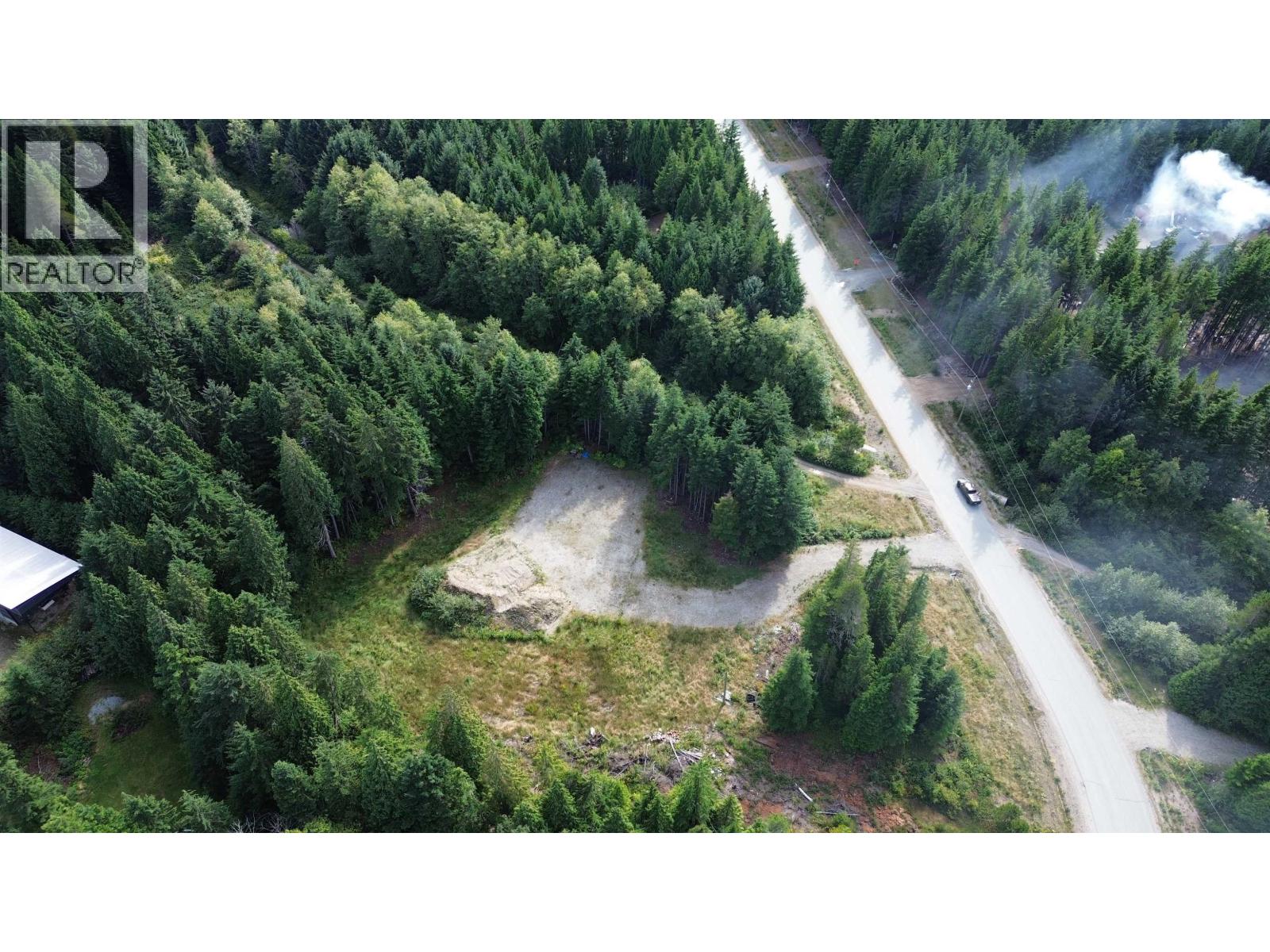20 ELDERBERRY Street, Kitimat, British Columbia, V8C0A9, Kitimat, British Columbia — photo 3 of 5