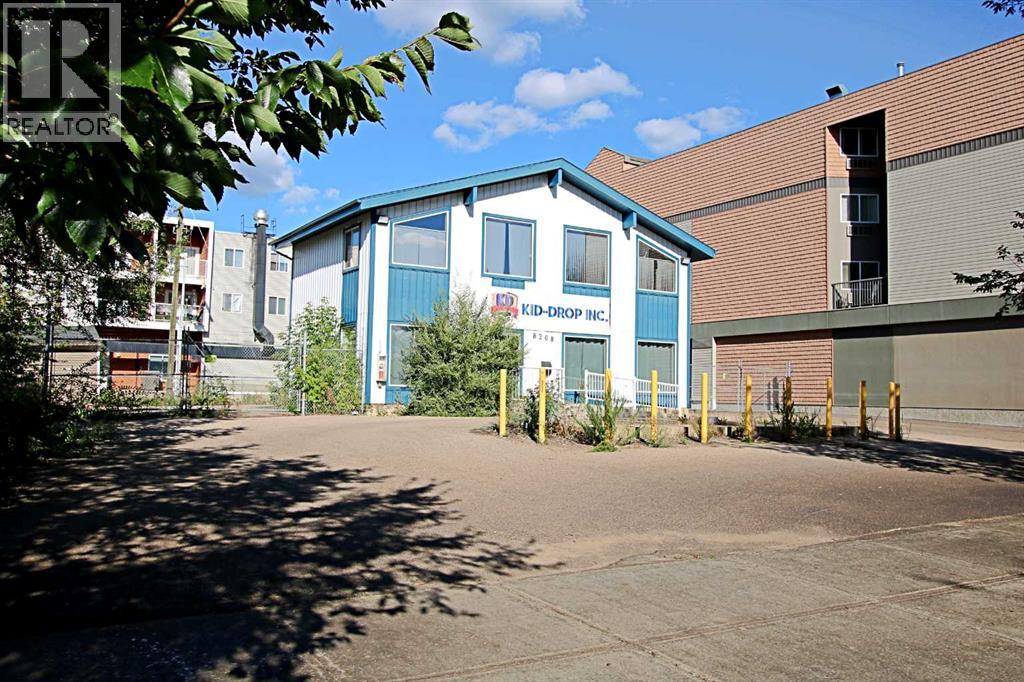 8208 Manning Avenue, Fort McMurray