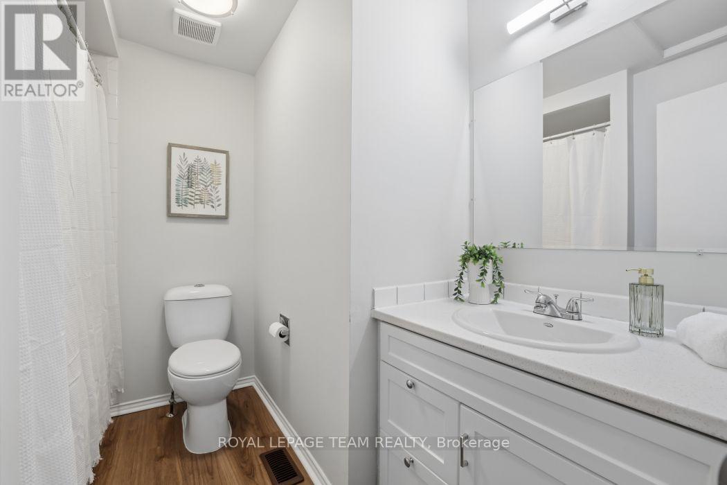 3 Bed, 2 Bath House for Sale in Ottawa – 6801 BILBERRY DRIVE, Ottawa – MLS# X13748676 - Image 22