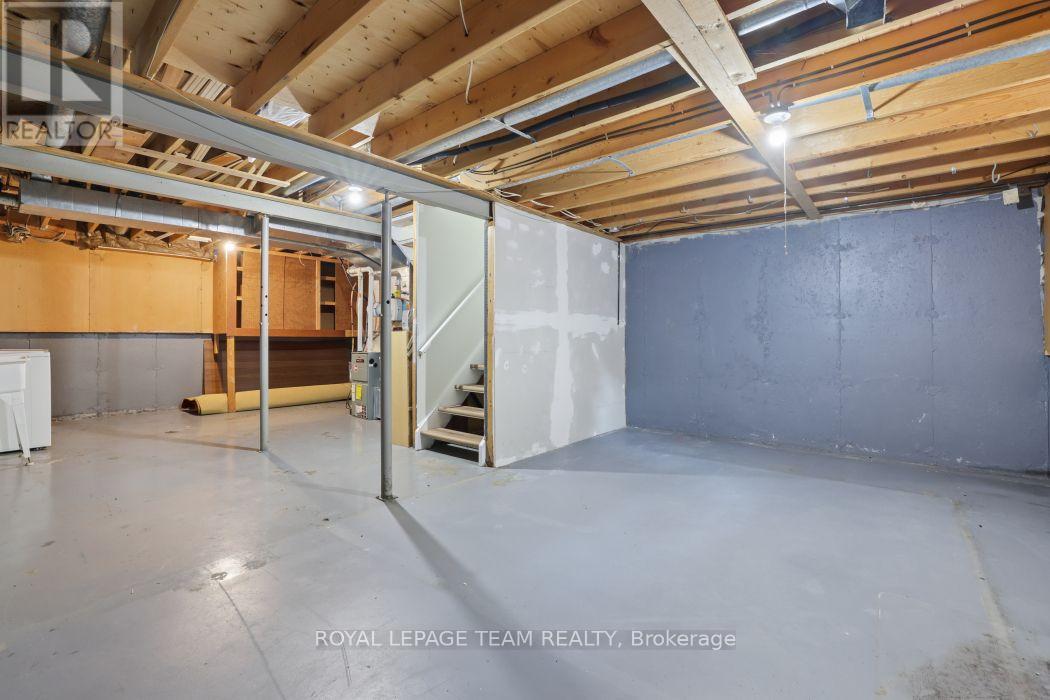 3 Bed, 2 Bath House for Sale in Ottawa – 6801 BILBERRY DRIVE, Ottawa – MLS# X13748676 - Image 27