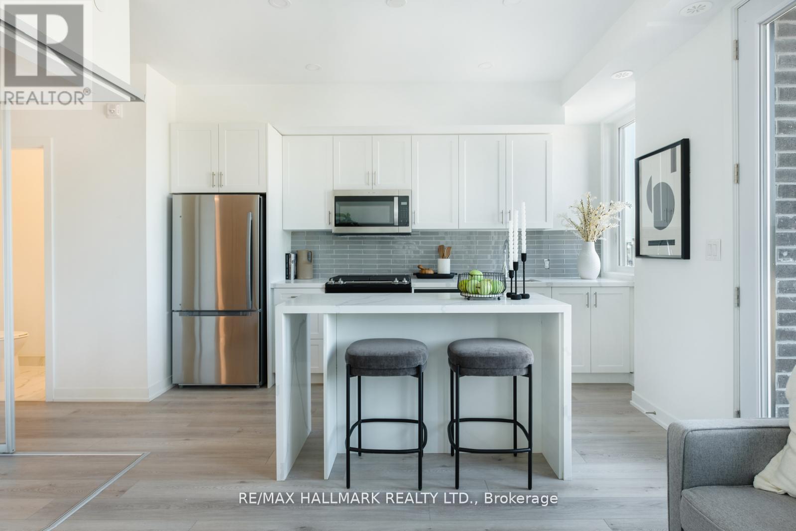 #2 1499 O'Connor Drive, Toronto (O'Connor-Parkview), Ontario, M4B2V5, Toronto (O'Connor-Parkview), Ontario — photo 3 of 5