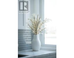 2 - 1499 O'connor Drive, Toronto, ON M4B0A7 Photo 6