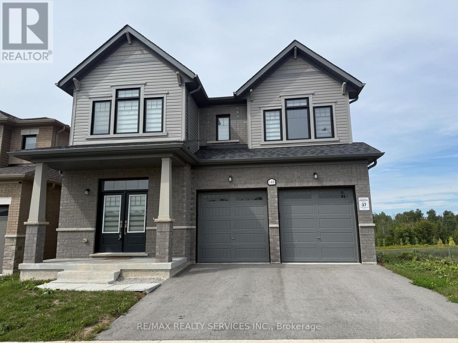 148 THICKETWOOD AVENUE, Barrie — photo 1
