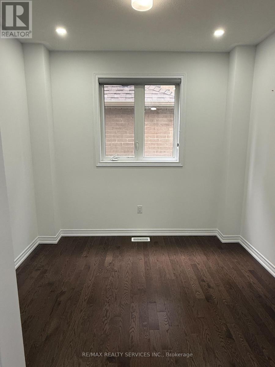 148 THICKETWOOD AVENUE, Barrie — photo 5