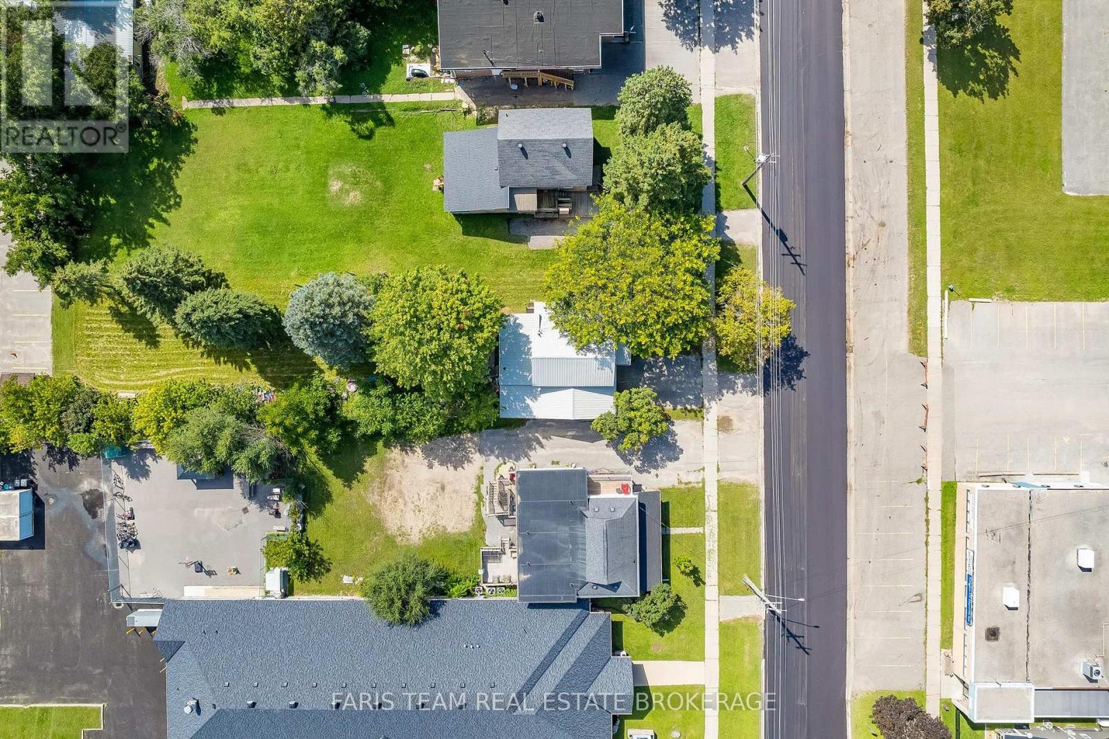 18 POYNTZ STREET - 30
