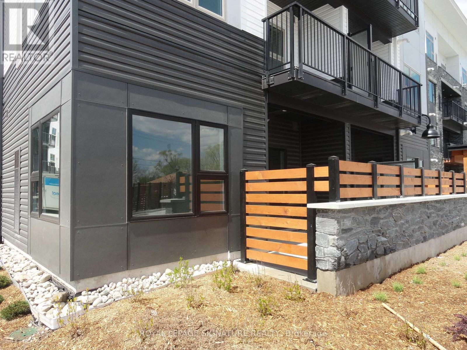 112 - 110 FERGUS AVENUE — photo 3