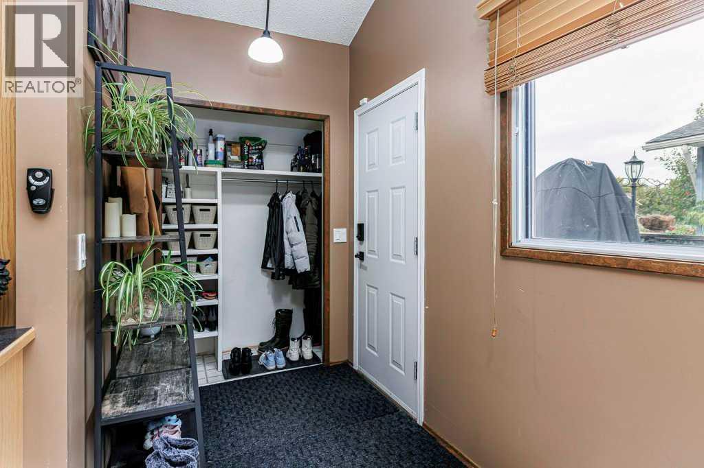Listing photo – 25 Valley Crescent, Lacombe