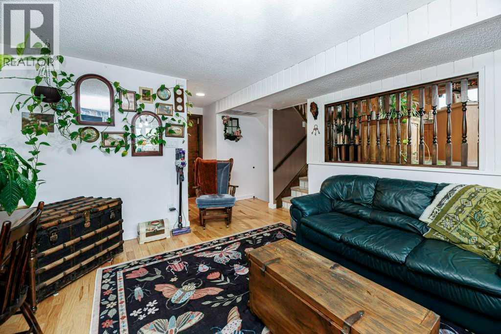 Listing photo – 25 Valley Crescent, Lacombe