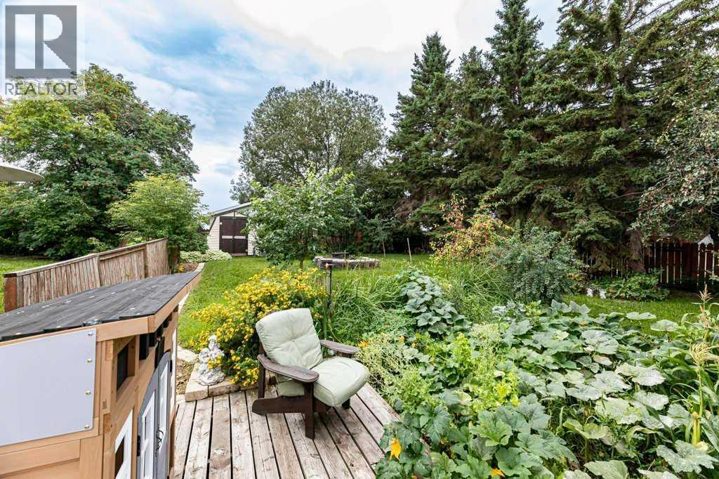Listing photo – 25 Valley Crescent, Lacombe