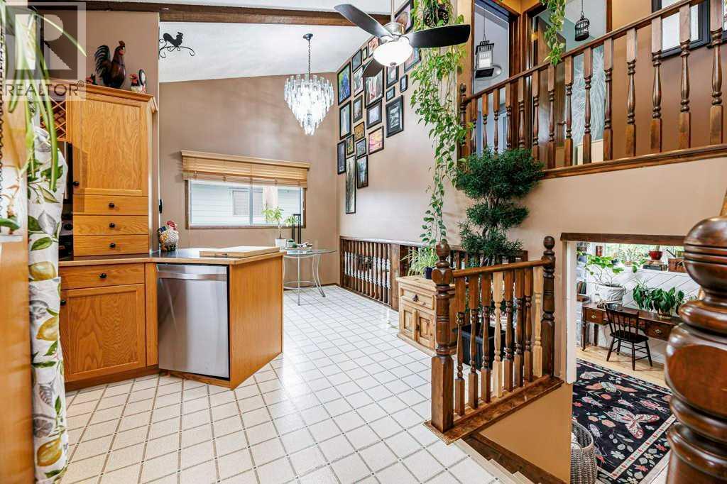 Listing photo – 25 Valley Crescent, Lacombe