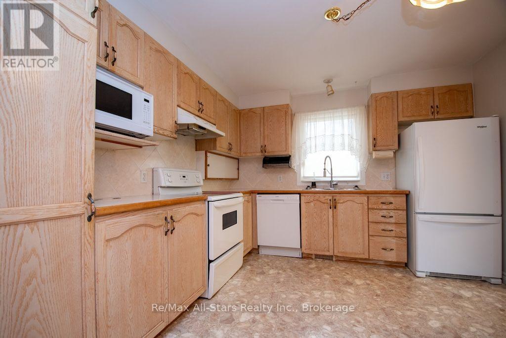 43 MCGIBBON BOULEVARD - 12