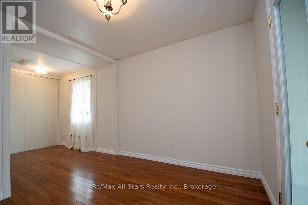 43 MCGIBBON BOULEVARD - 17