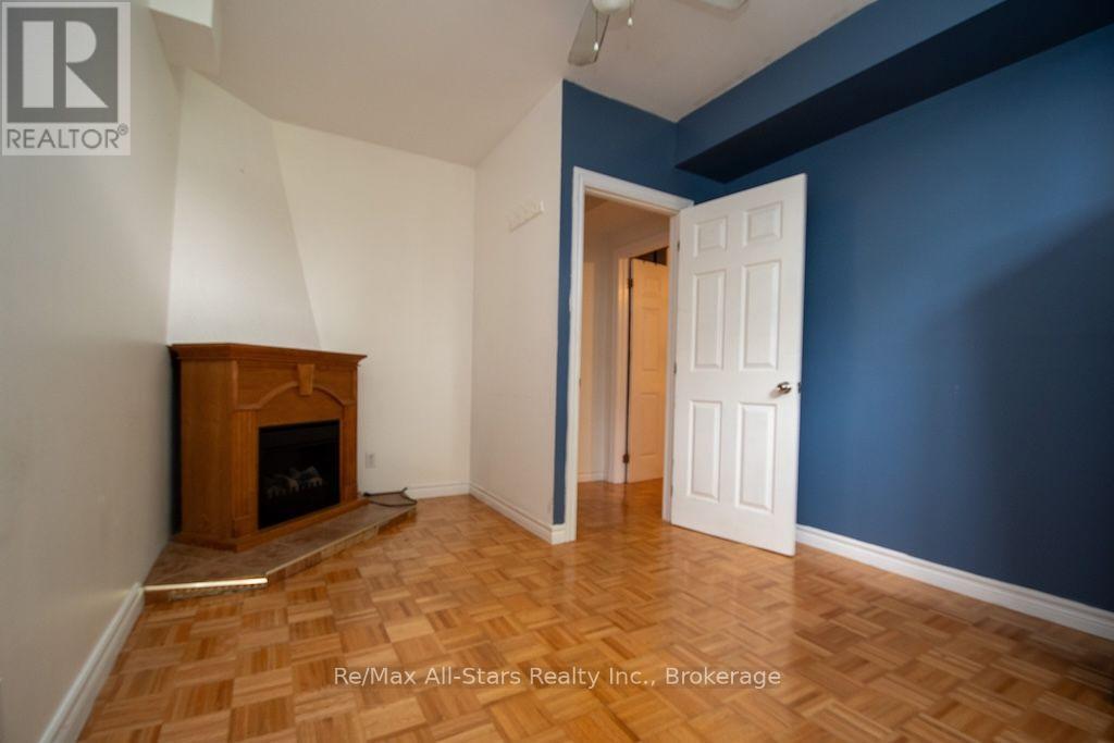 43 MCGIBBON BOULEVARD - 30