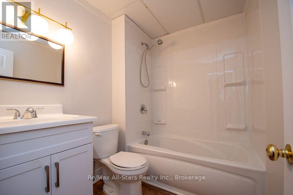 43 MCGIBBON BOULEVARD - 33