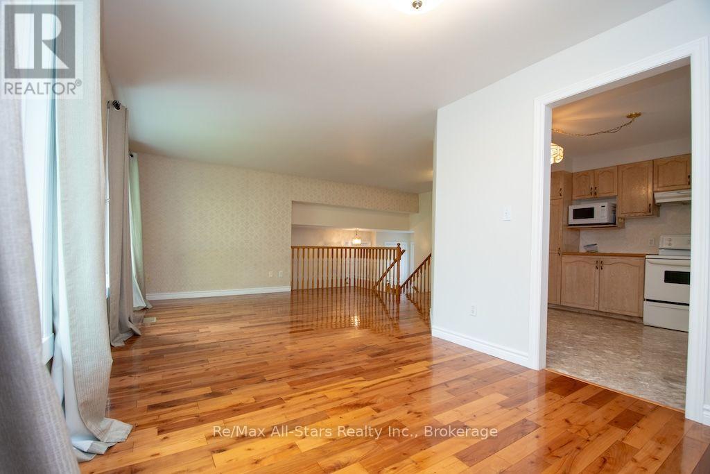 43 MCGIBBON BOULEVARD - 7