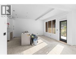 2509 Paramount Peak Drive Unit# Prop Sl 3, West Kelowna, BC V4T3H5 Photo 15