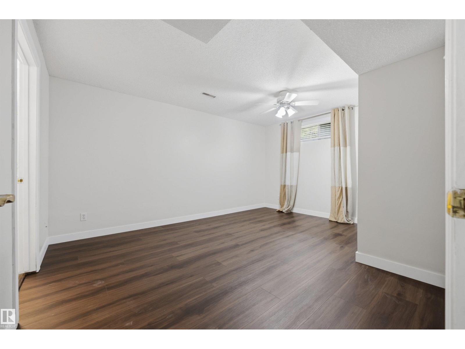 6910 158A AV NW - 41