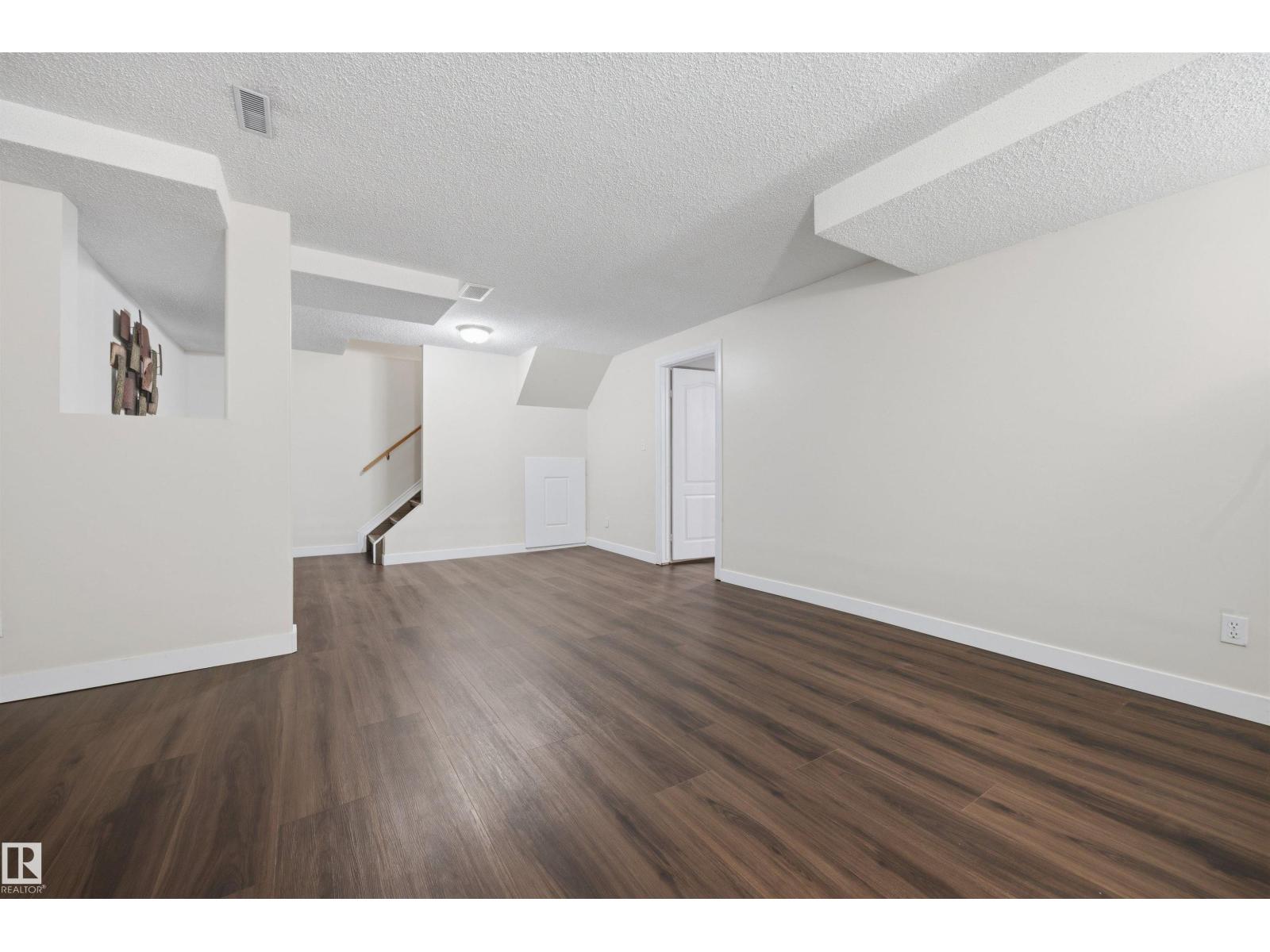 6910 158A AV NW - Image 40