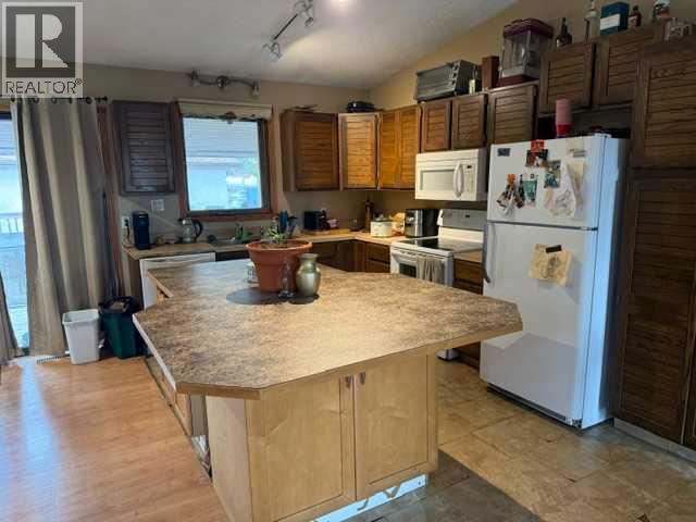 903 10 Avenue - 10