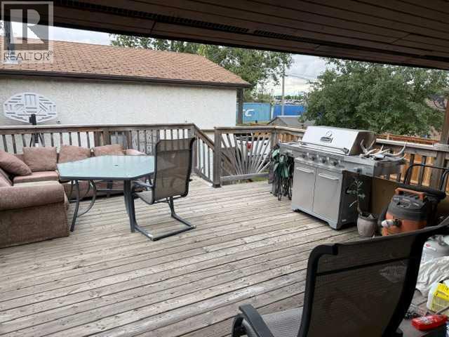 903 10 Avenue - Image 11