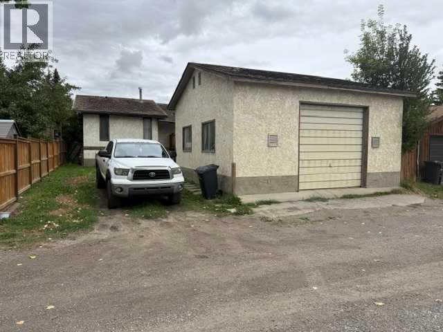 903 10 Avenue - Image 24