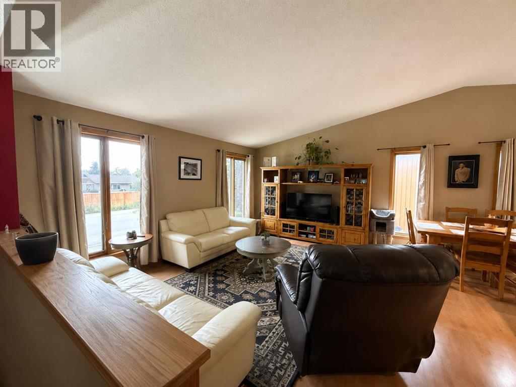 903 10 Avenue - 5