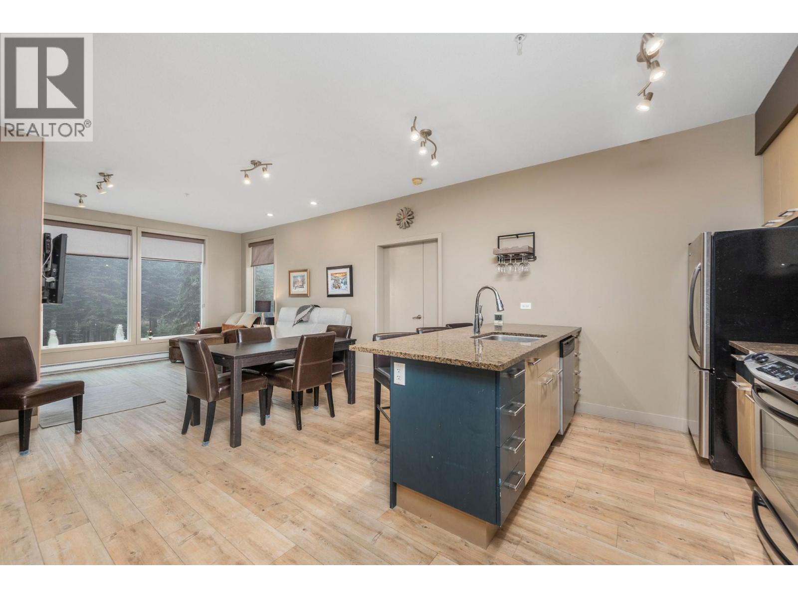 #208 30 Monashee Road - 8