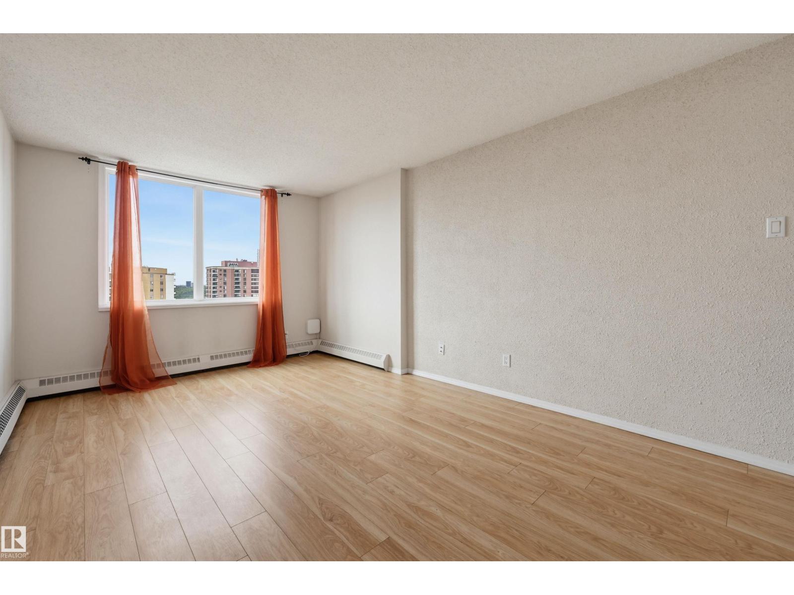 #1305 9916 113 ST NW - 4