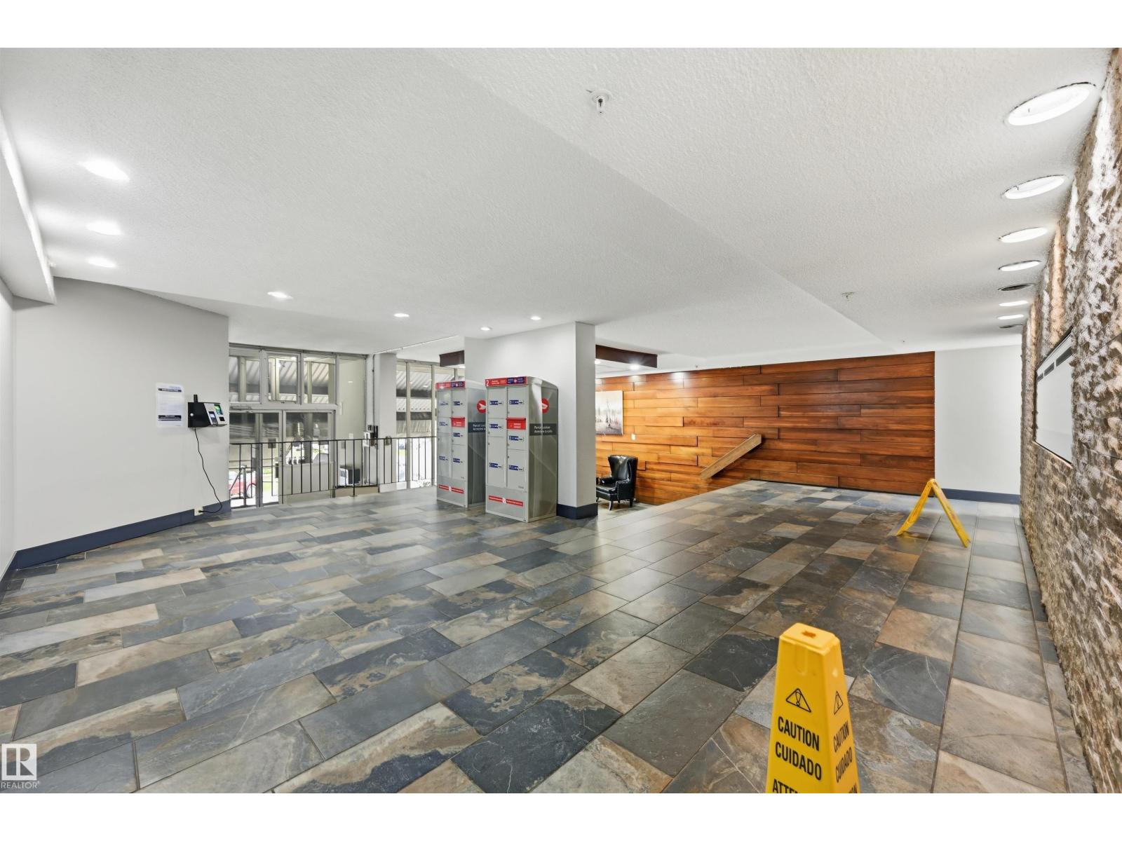 #50 8745 165 ST NW - 6