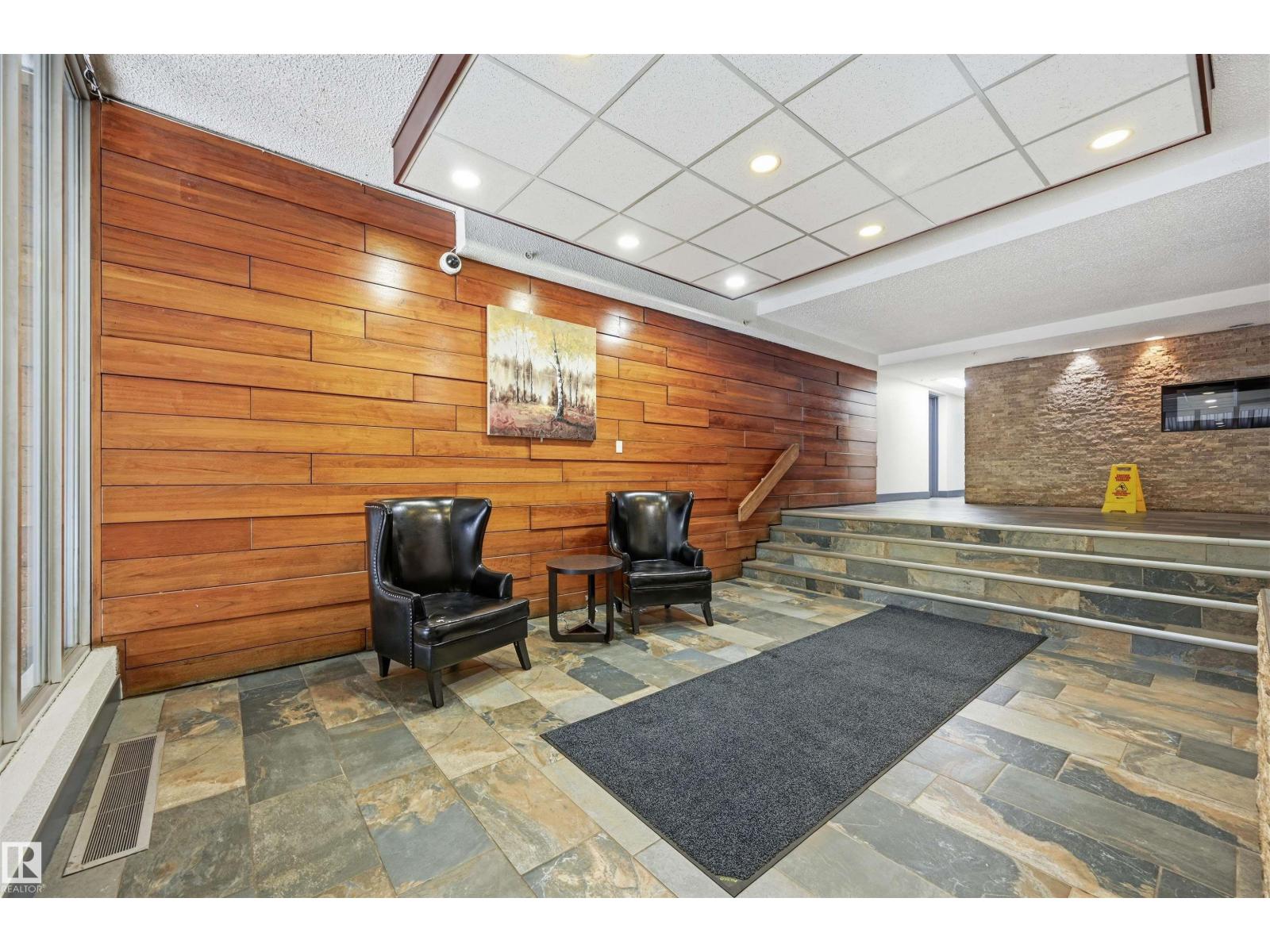 #50 8745 165 ST NW - 4