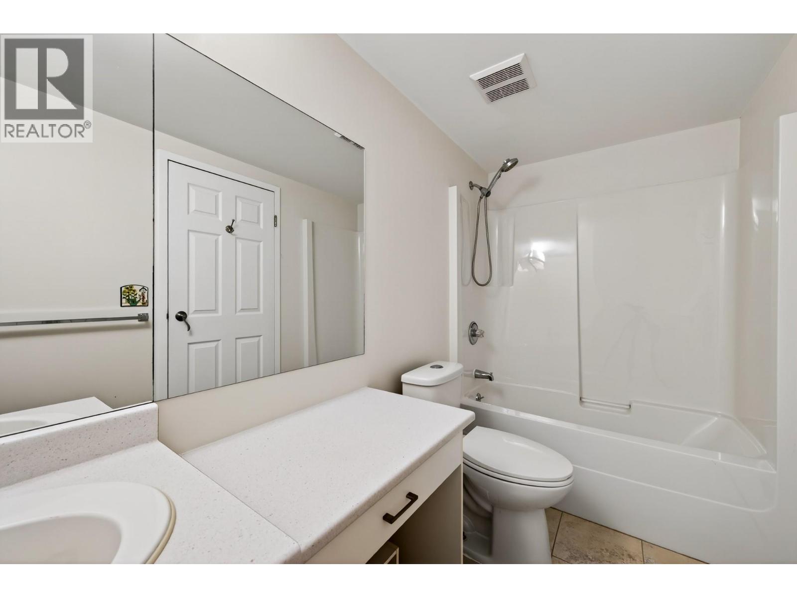 #605 629 Lansdowne Street - 17