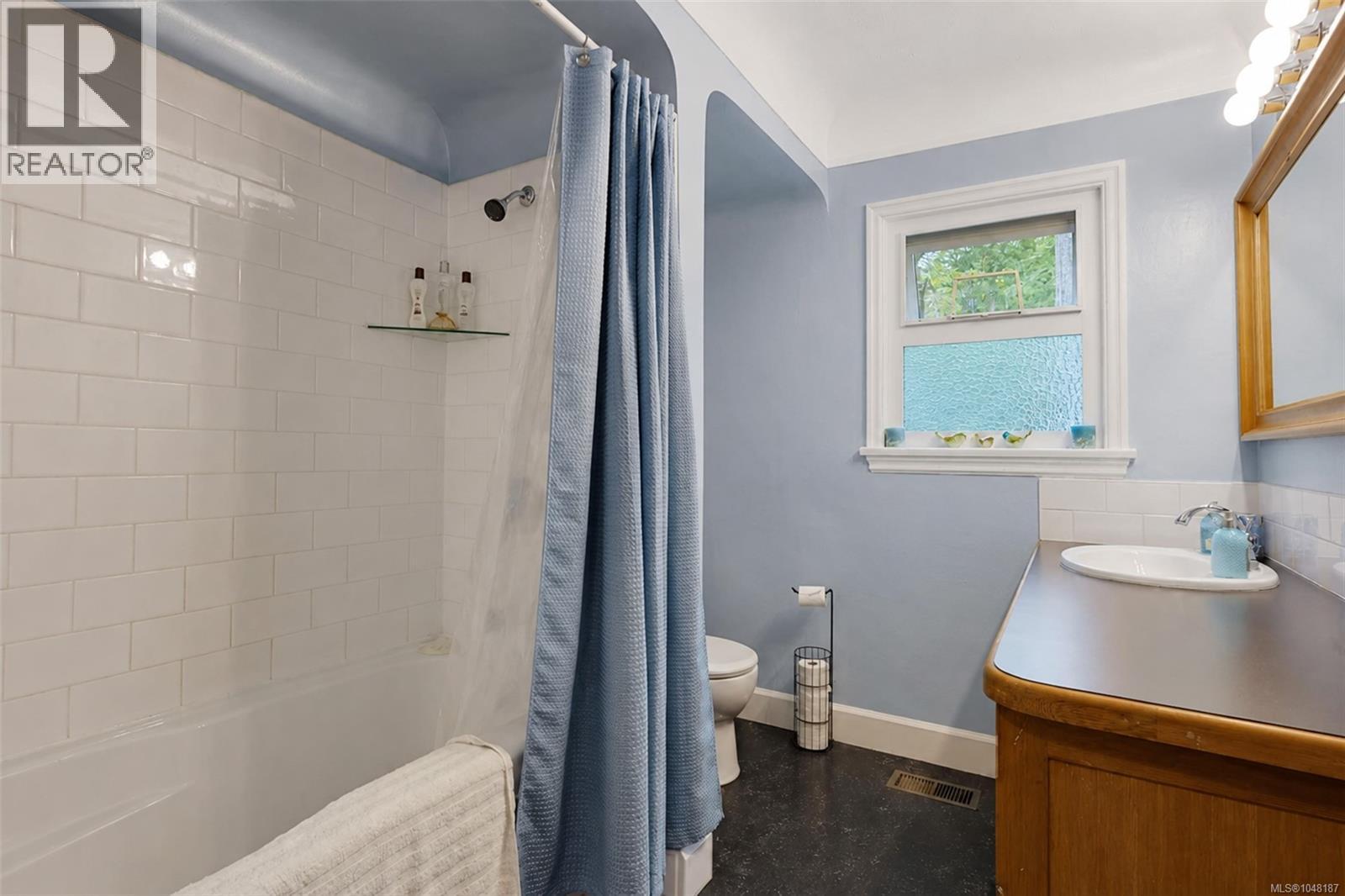 7775 Cowichan Lake Rd - 24