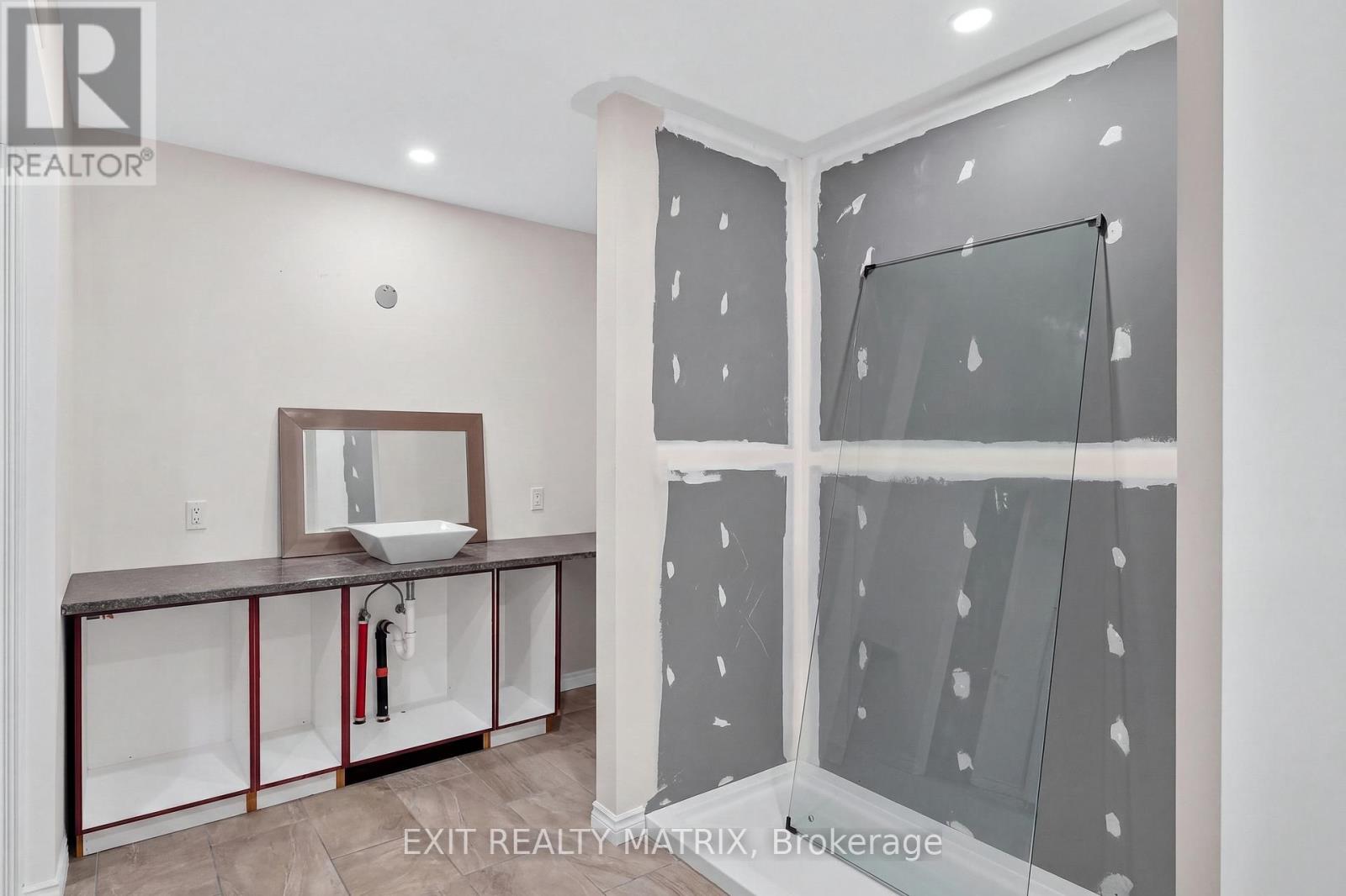 1044 BRAZEAU ROAD - 33