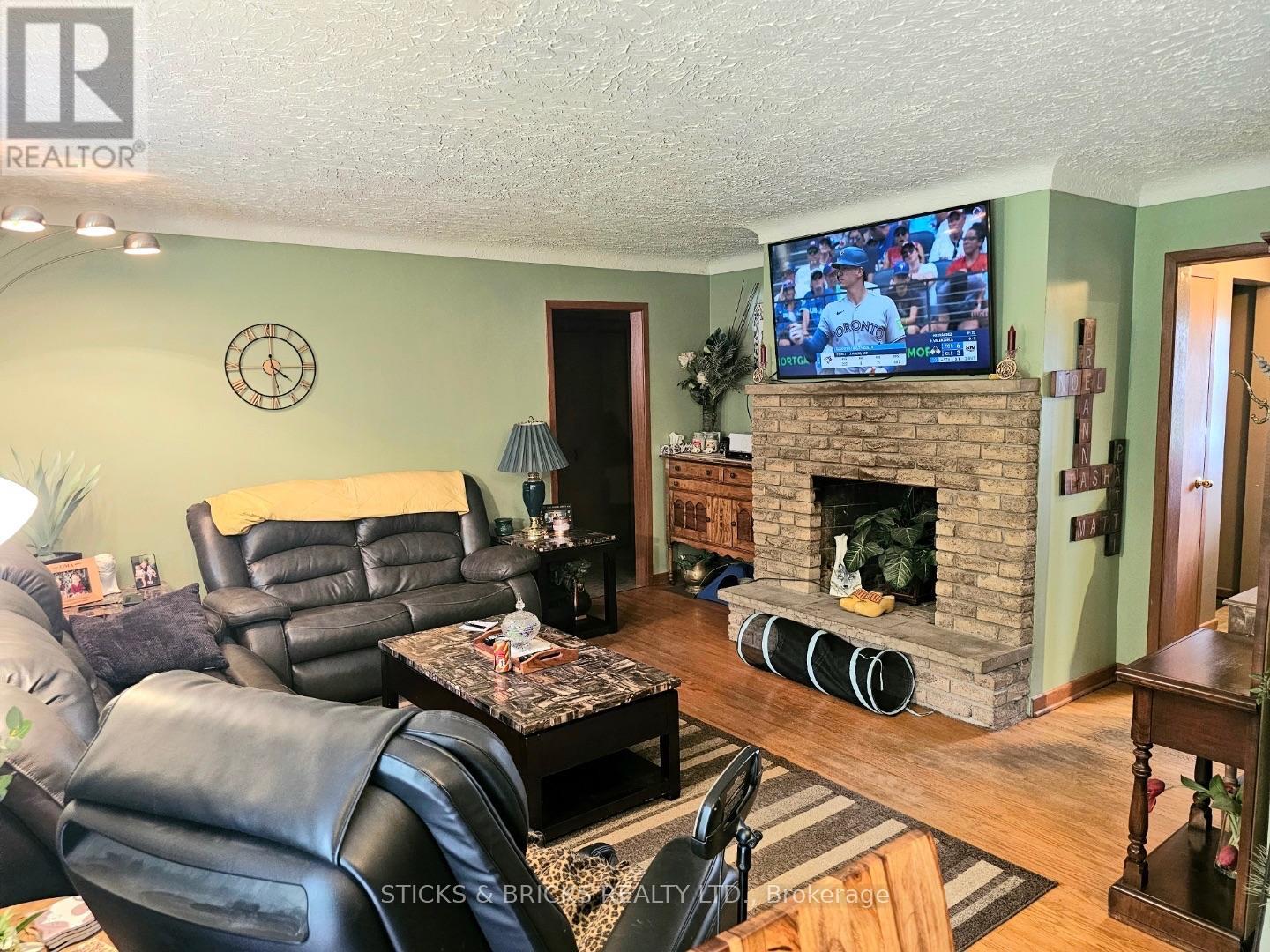 9195 CARL ROAD - 4