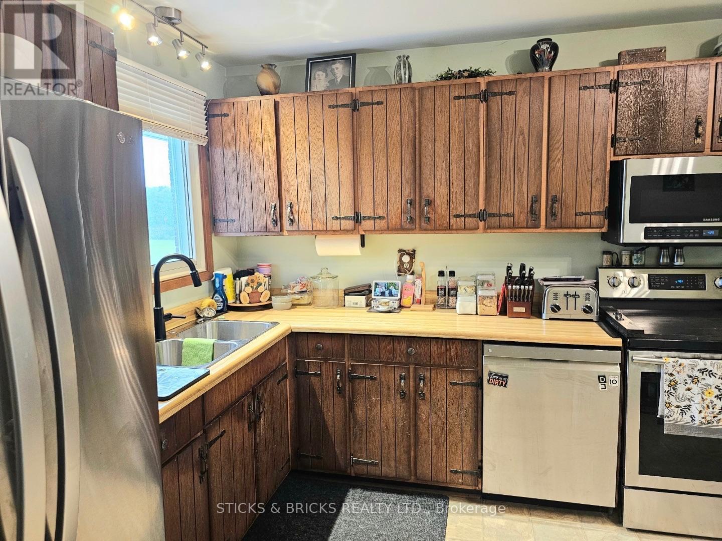 9195 CARL ROAD - 7