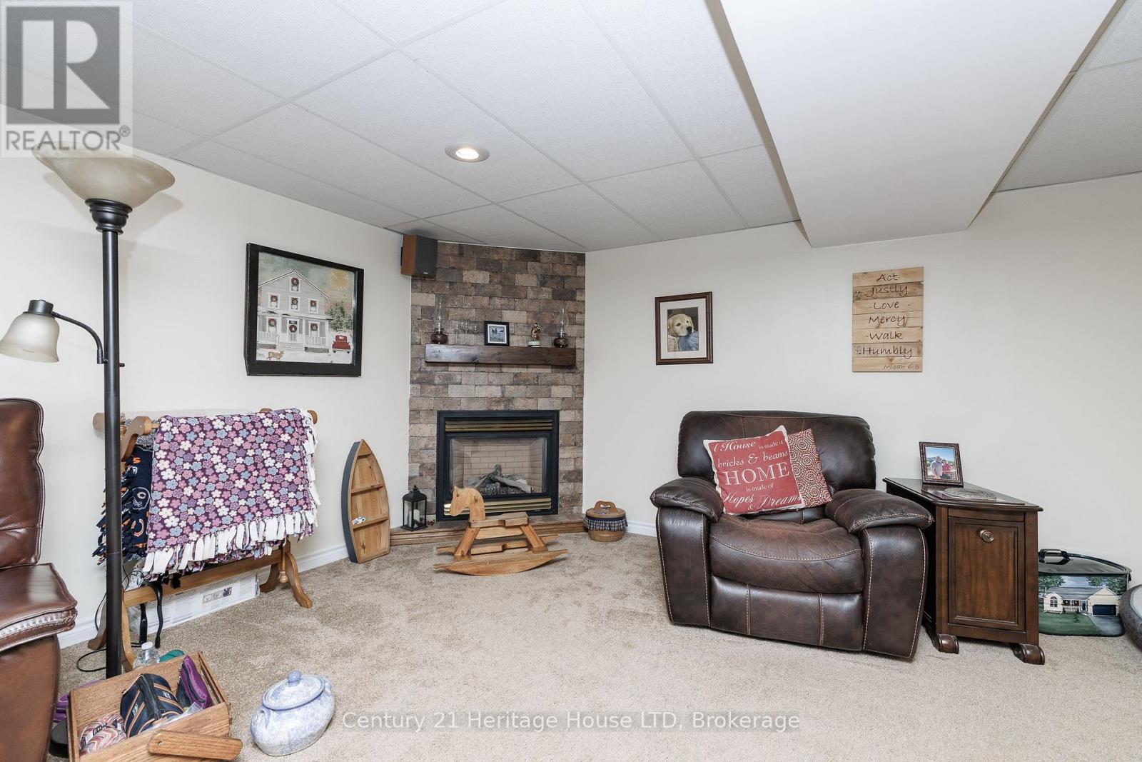 621 PARKDALE AVENUE - Image 23