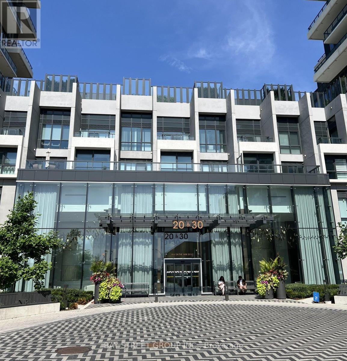 #2304 30 INN ON THE PARK DRIVE - 1