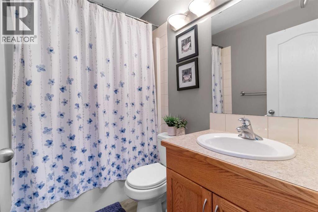 Listing photo – 27 Vickers Close, Red Deer