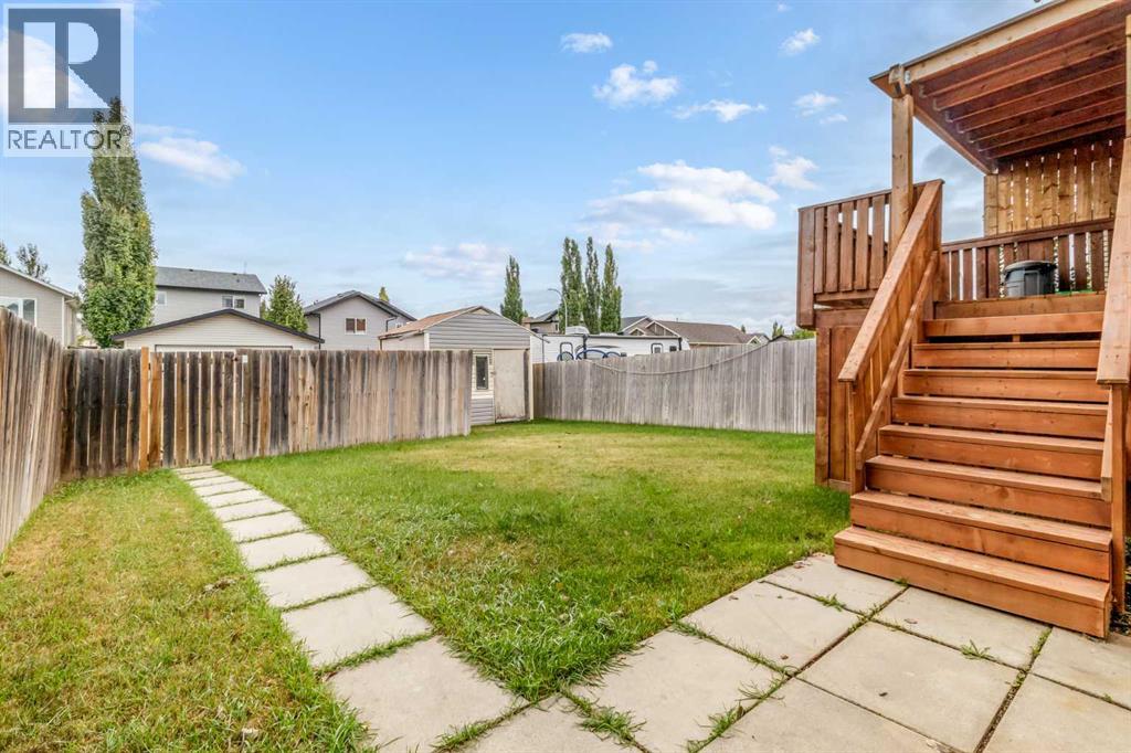 Listing photo – 27 Vickers Close, Red Deer