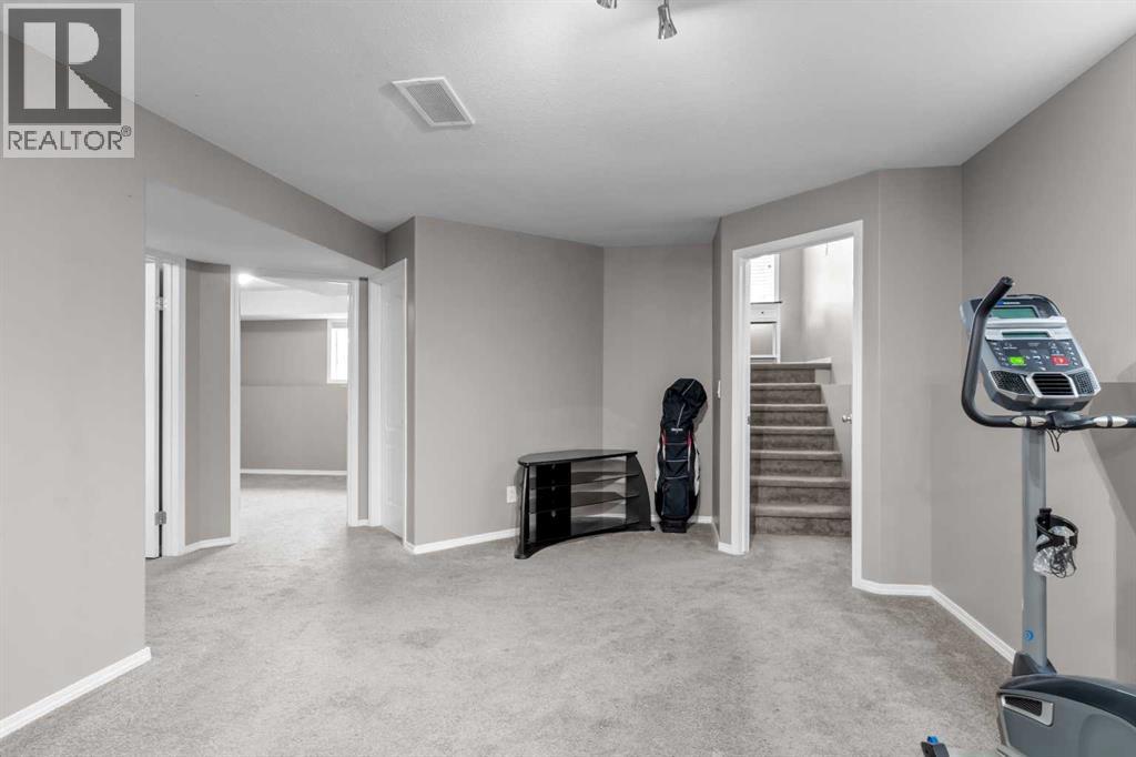27 Vickers Close - 18