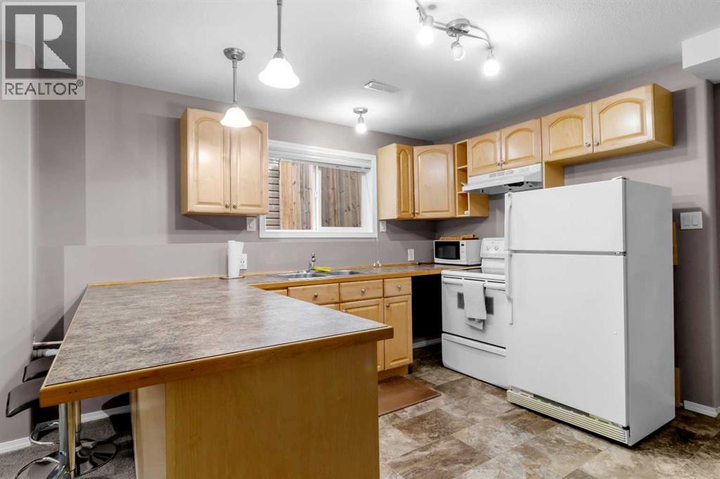 Listing photo – 27 Vickers Close, Red Deer