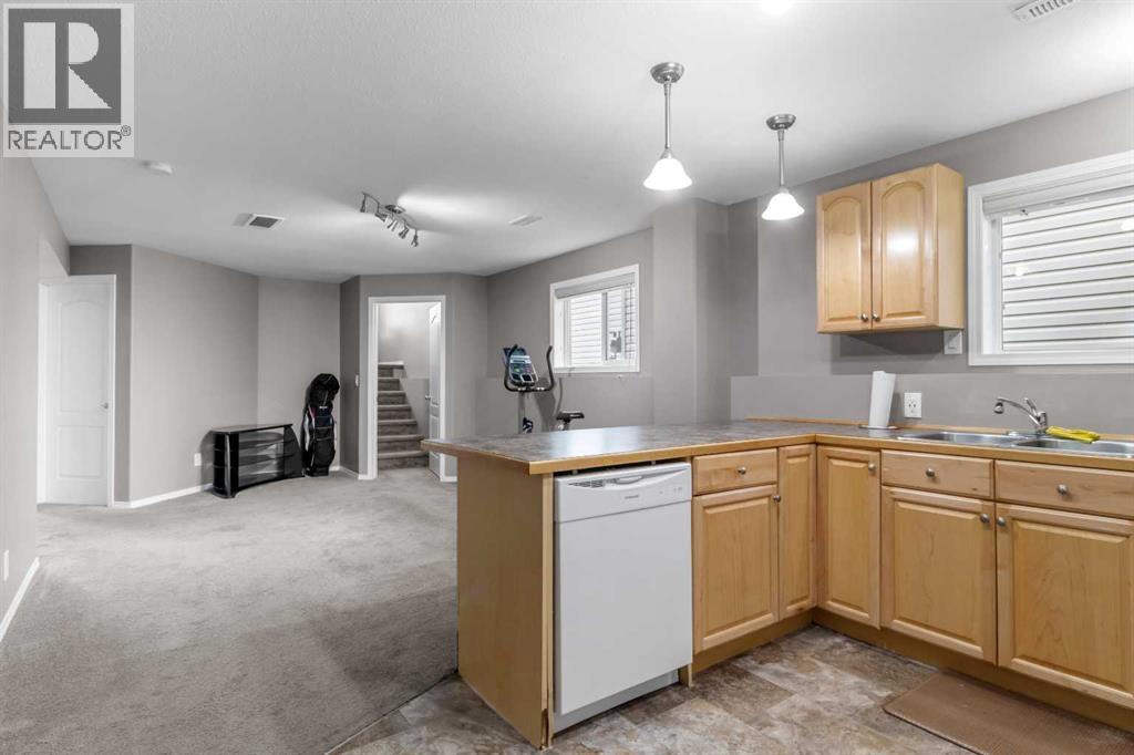 Listing photo – 27 Vickers Close, Red Deer