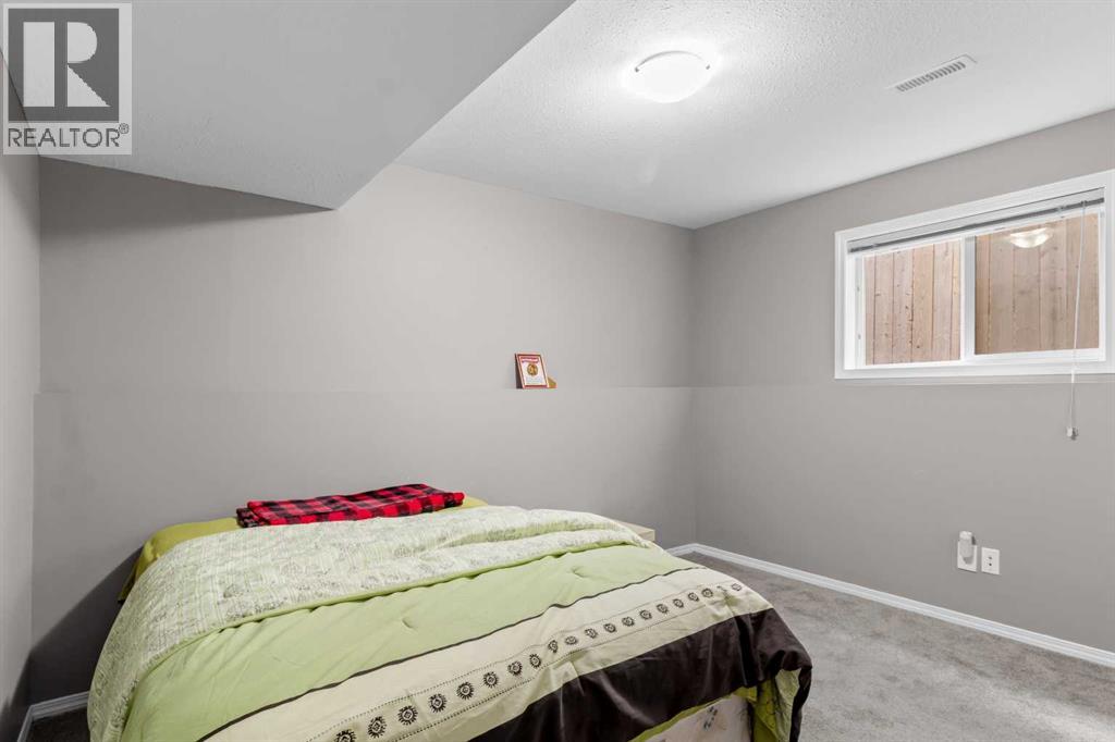 Listing photo – 27 Vickers Close, Red Deer