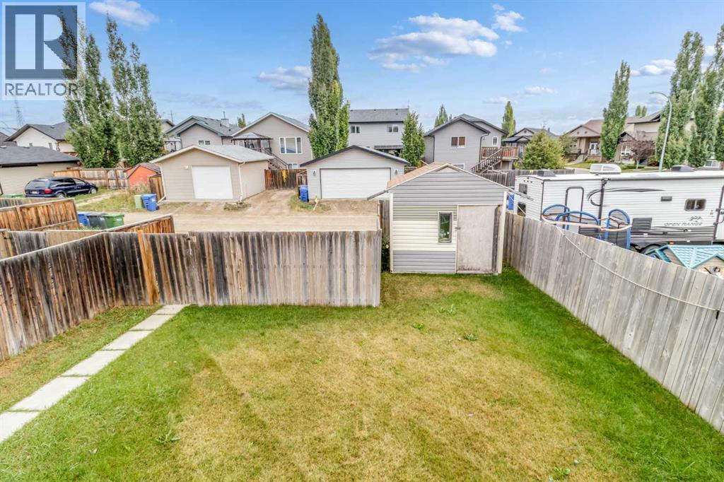 27 Vickers Close - 30