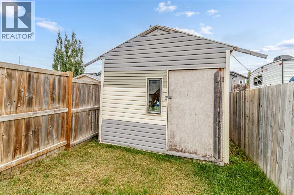 Listing photo – 27 Vickers Close, Red Deer