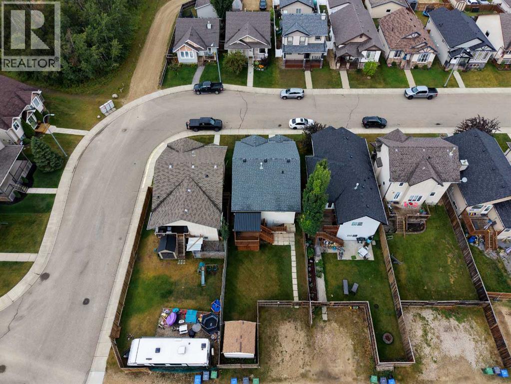 27 Vickers Close - 36