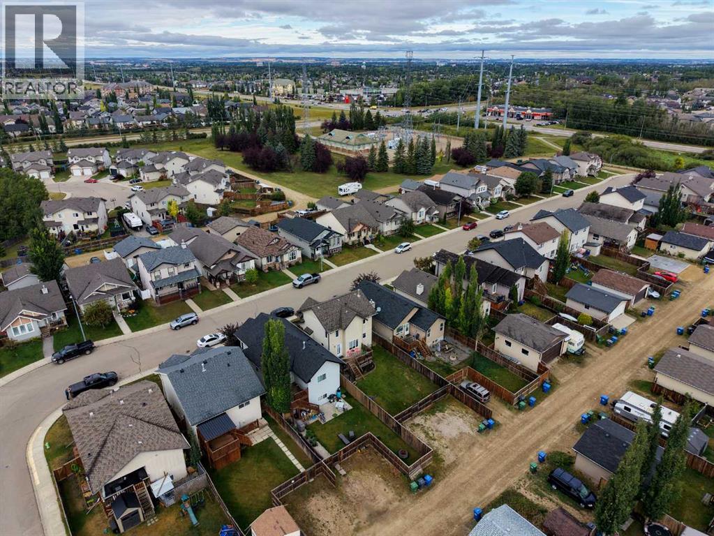 Listing photo – 27 Vickers Close, Red Deer