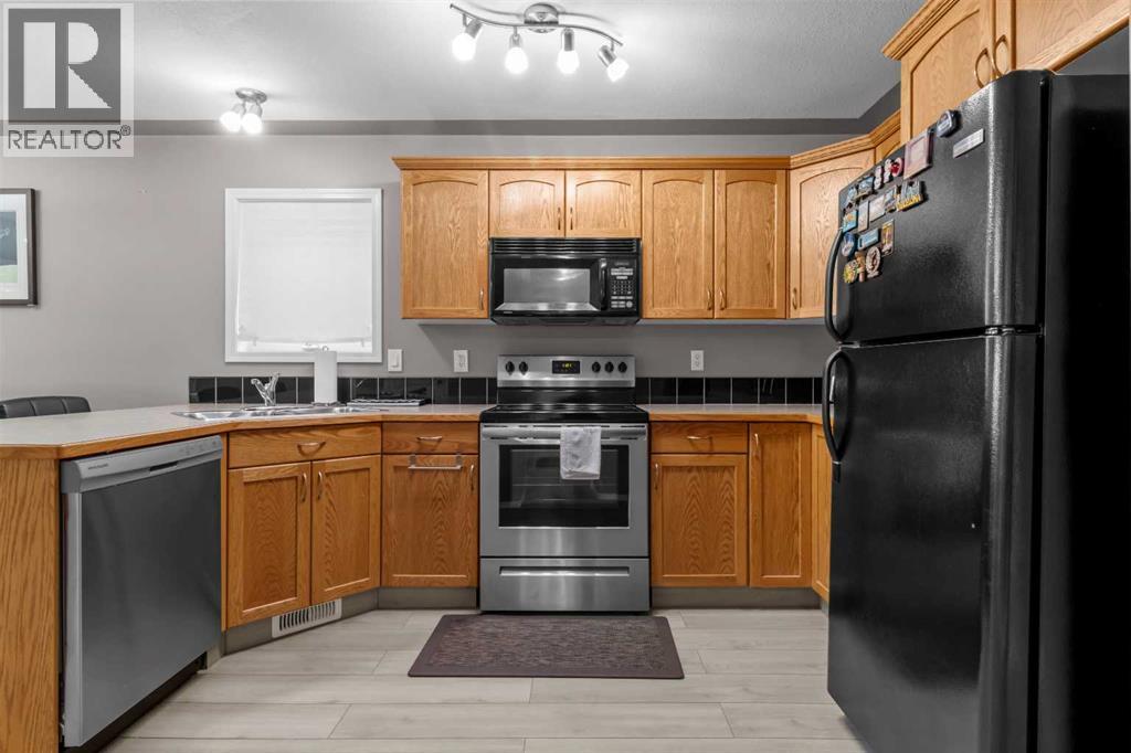 Listing photo – 27 Vickers Close, Red Deer