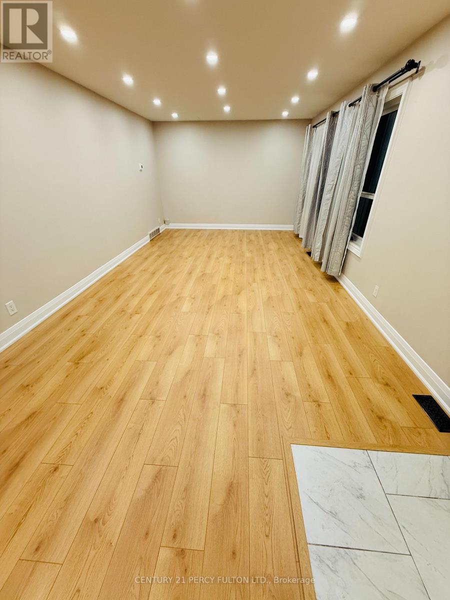 379 WELLAND AVENUE, Oshawa (McLaughlin) — photo 1