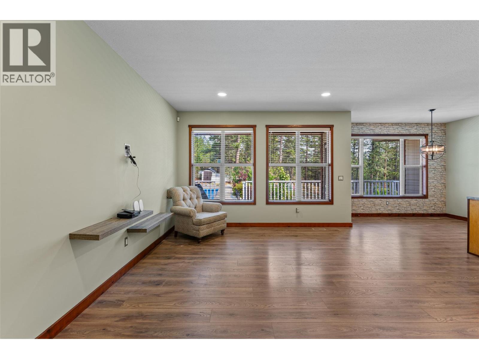 750 Firwood Road - 8
